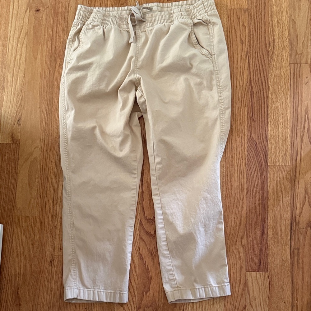 L.L. Bean Women's 10P Perfect Fit Pull-On Chinos Tan Khaki Pants Elastic Waist